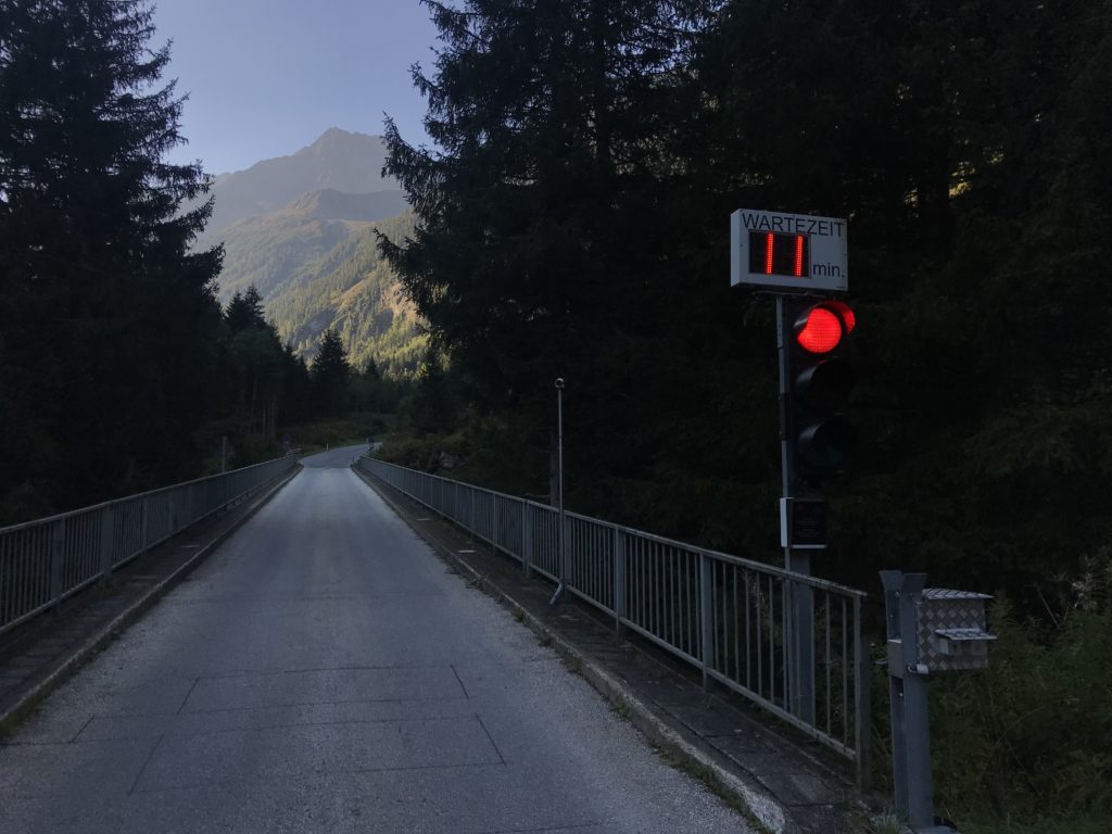 Schlegeis Alpenstraße: Die Ampel regelt den Verkehr