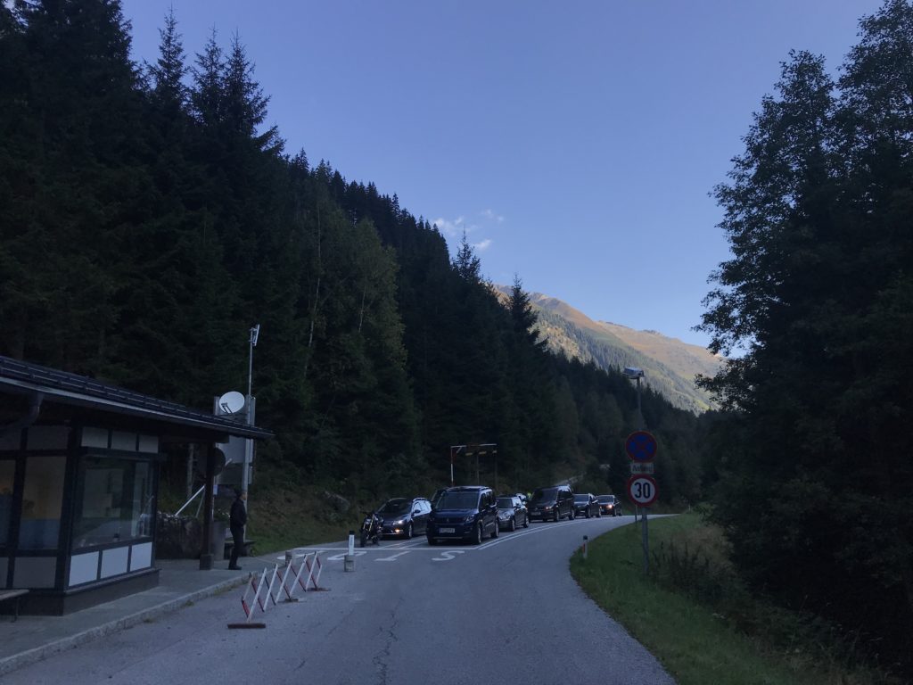 Schlegeis Alpenstraße - hier ist die Mautstation, der Beginn der Straße zum Schlegeisspeicher