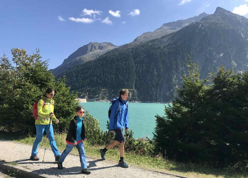 Schlegeisspeicher Rundwanderweg - leicht ist die Wanderung am See im Zillertal