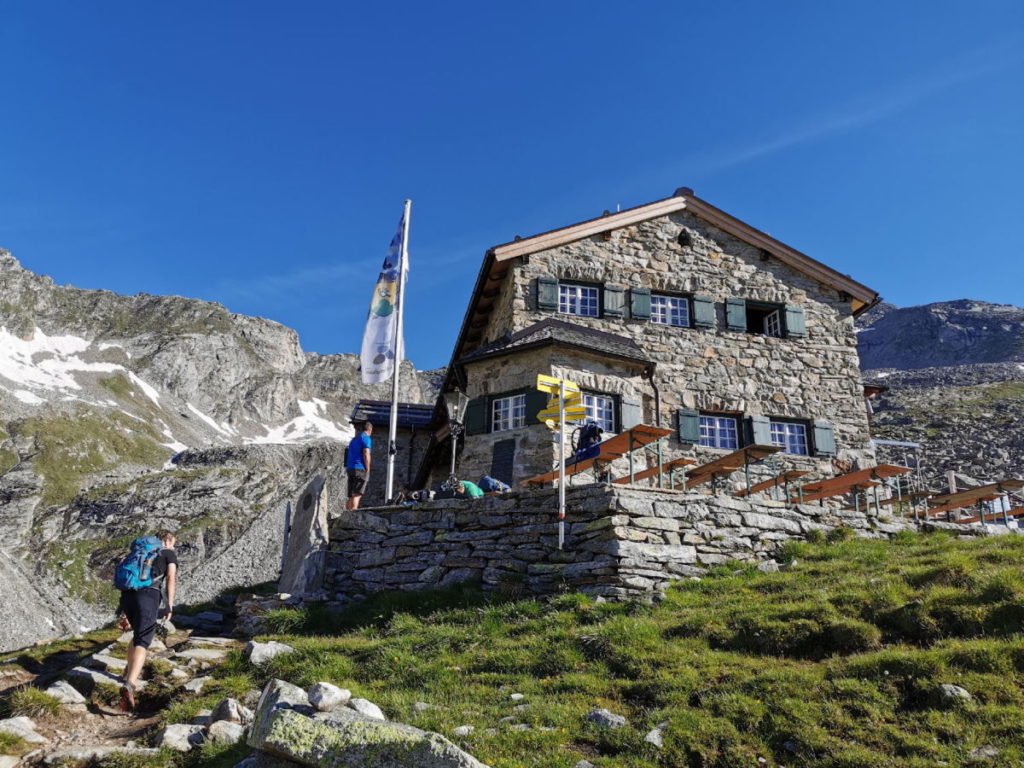 Das ist die Hütte in den Zillertaler Alpen - direkt am Berliner Höhenweg