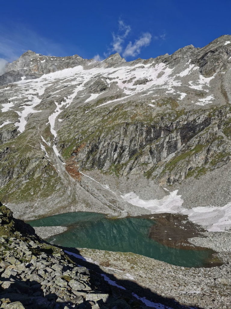 Hohe Riffler Wanderung: Der Friesenbergsee auf der Wanderung Richtung 3000er