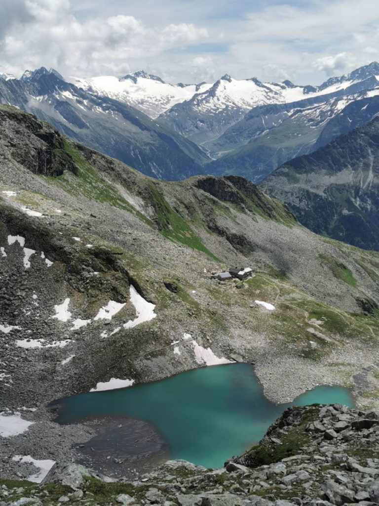 Blick auf den Friesenbergsee in den Zillertaler Alpen