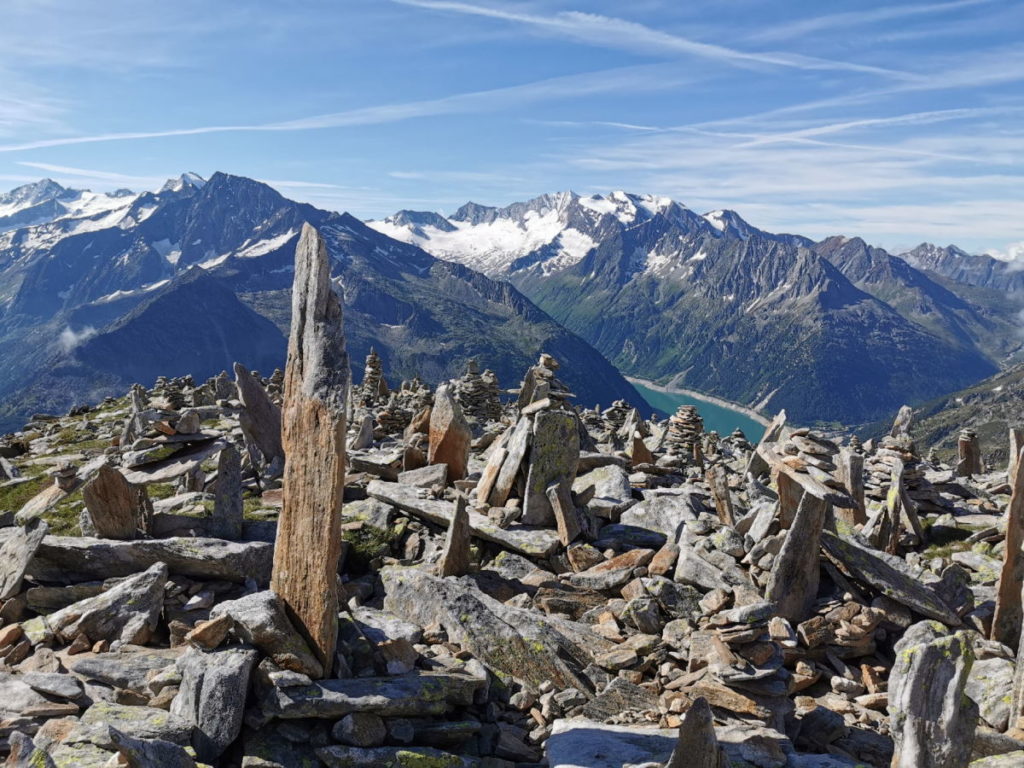 Steinmännchen über Steinmännchen - am Petersköpfl in den Zillertaler Alpen