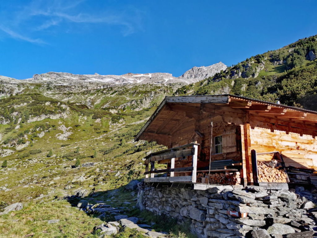 Die Friesenbergalm auf dem Weg zum Friesenberghaus