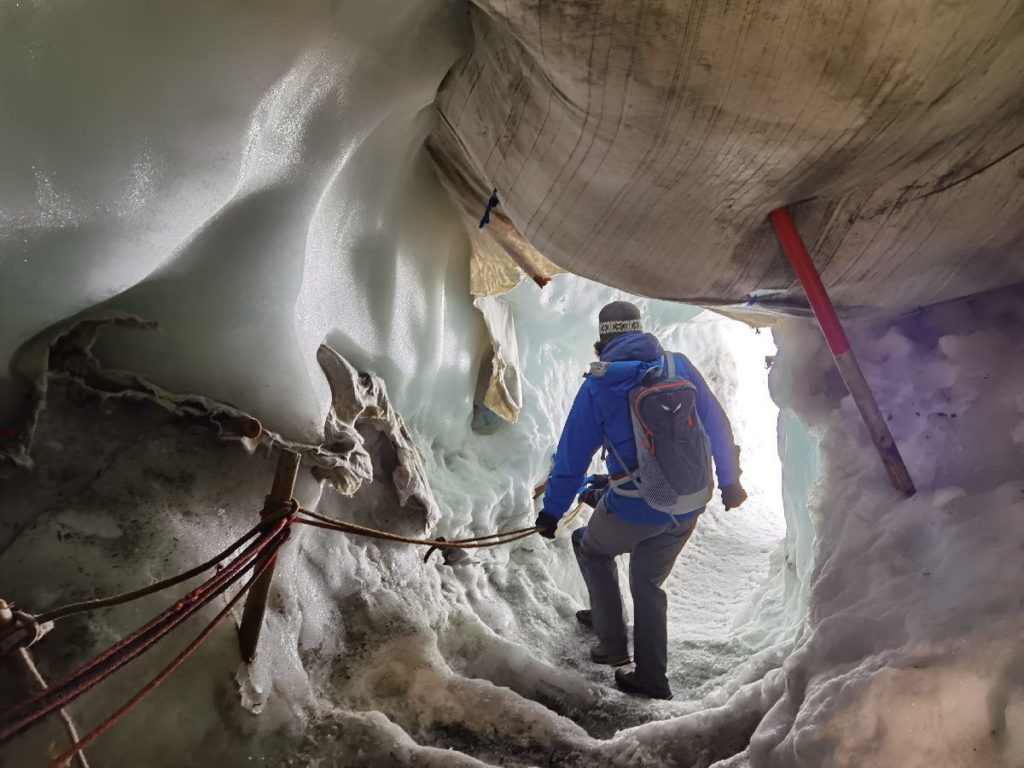 So geht´s in den Hintertuxer Gletscher hinein - in den Natur Eispalast