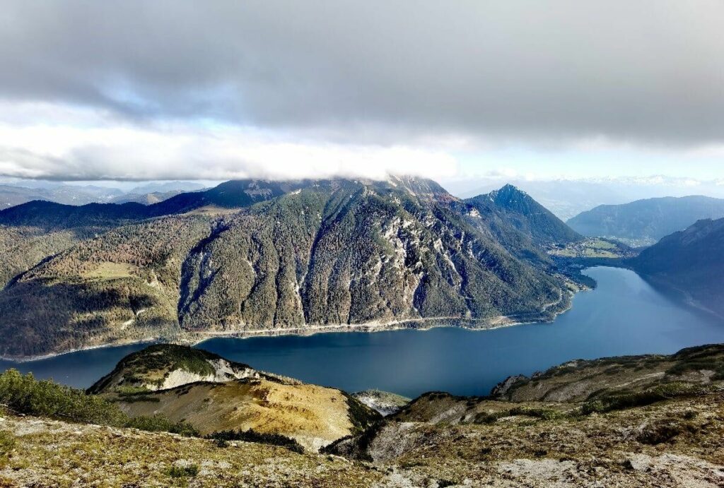 Ausflugsziele Tirol - der Achensee mit dem Karwendel und Rofangebirge