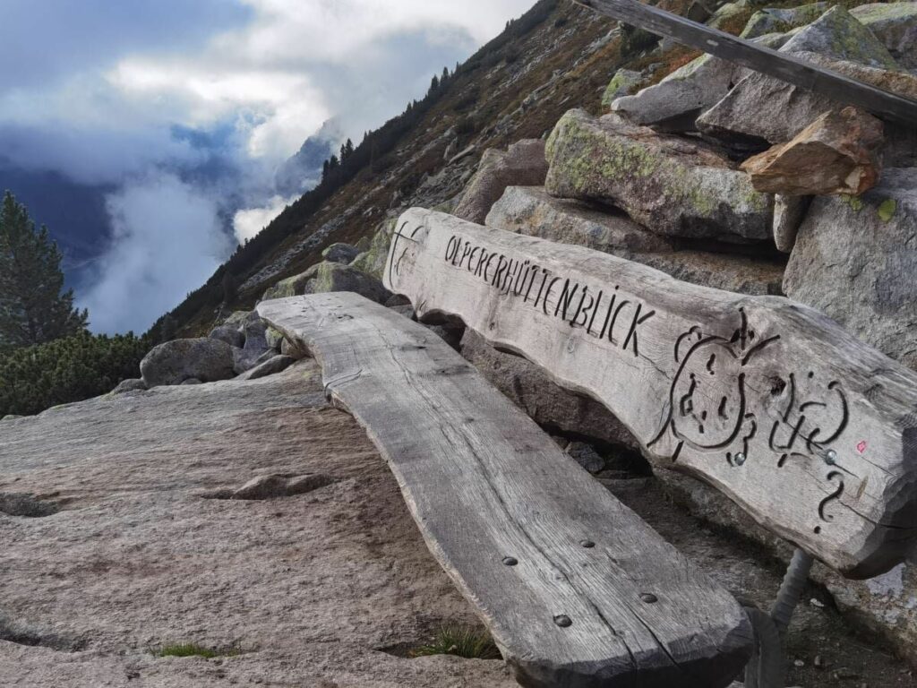 Der Olperer Hütte Blick mit der Rastbank