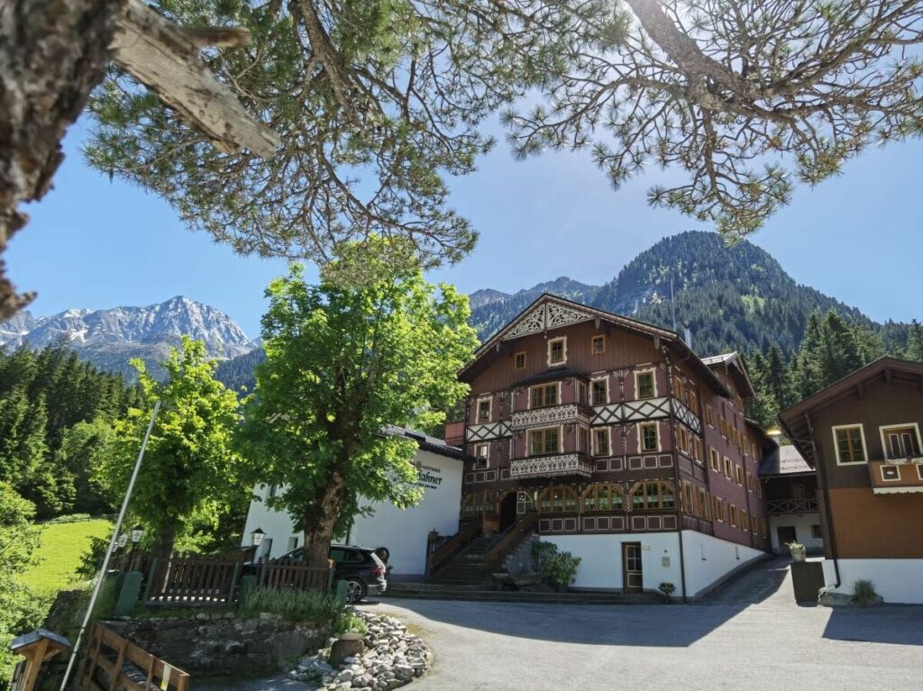 Alpengasthaus Breitlahner - perfekte Lage für Bergabenteuer in den Zillertaler Alpen, nahe dem Schlegeisspeicher