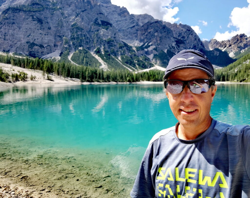 Außergewöhnliche Alpen Seen - der Pragser Wildsee in den Südtiroler Dolomiten