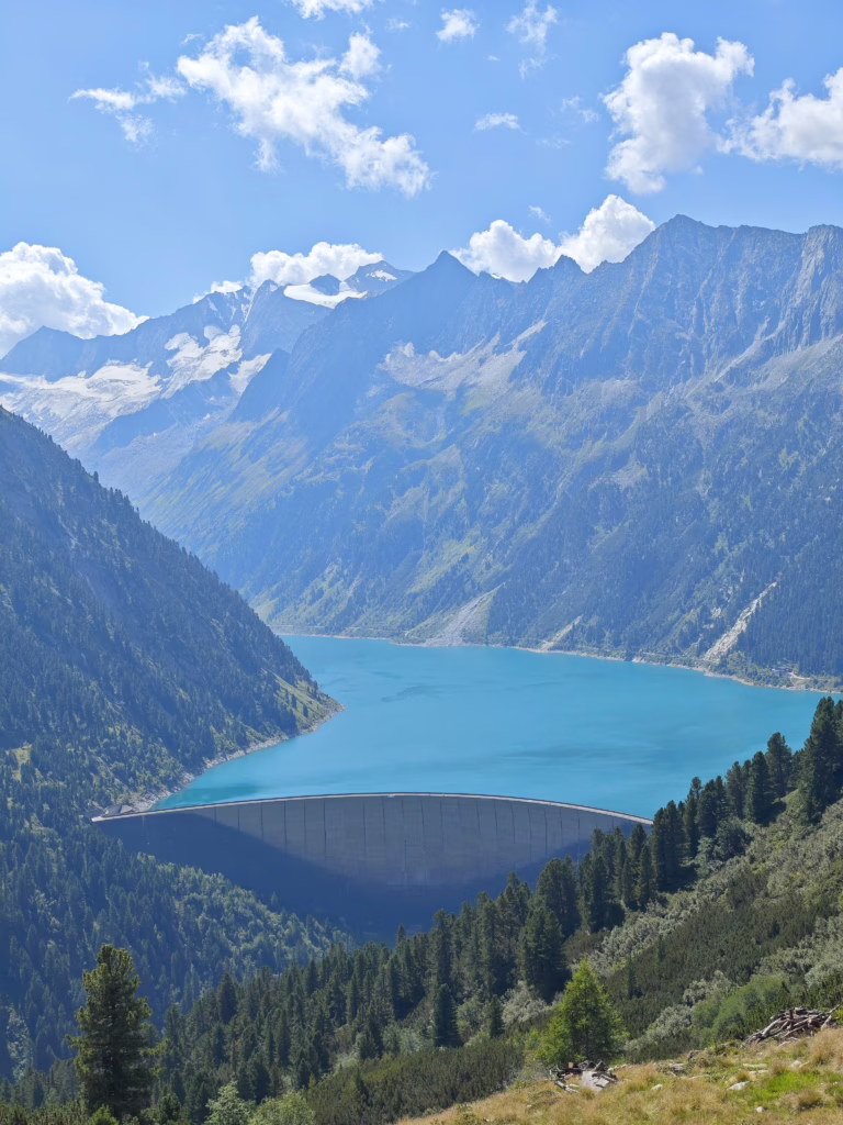 Schlegeisspeicher Ausblick von der Almwiese bei der Friesenbergalm