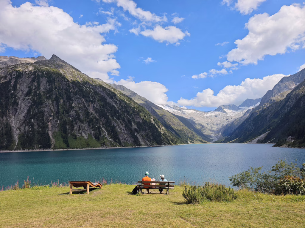 Schlegeis Stausee Uferweg mit Blick auf den Gletscher